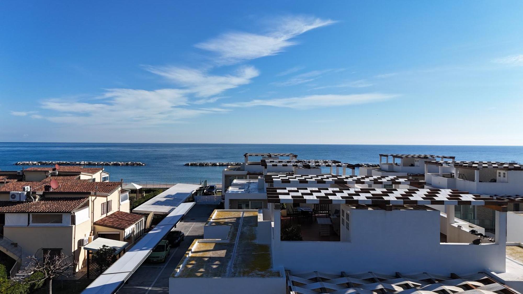 P020 - Porto Recanati, Nuovo Trilocale Con Giardino Екстериор снимка